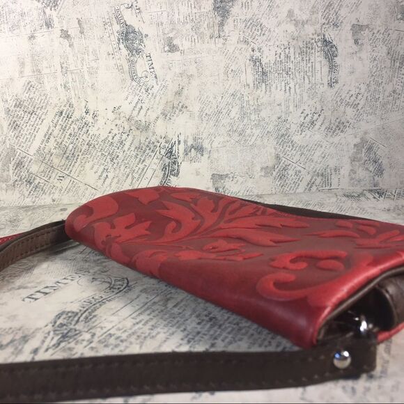 ALEXANDER LEATHER Crossbody / Wristlet Bag - Picture 6 of 13